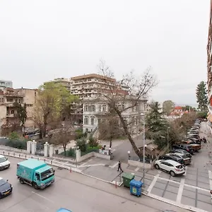 rezervați aici